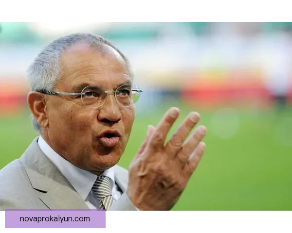 贝尼特斯执教风格以战术纪律与防守组织著称，近期表现稳健